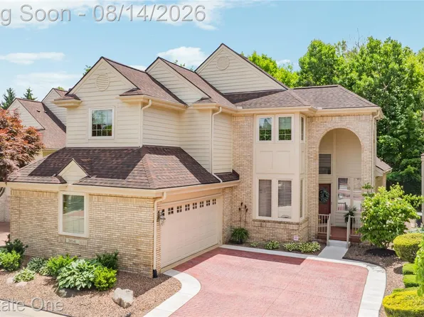 38141 S Vista Dr, Livonia, MI 48152