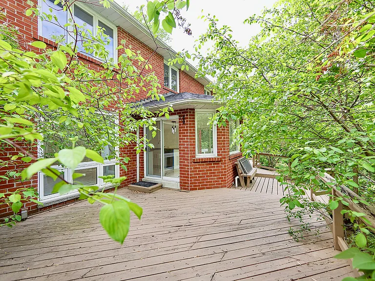 89 Yonge Blvd — Photo 38
