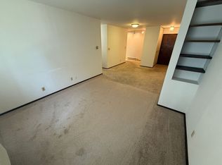 425 E Henry Clay St, Milwaukee, WI 53217