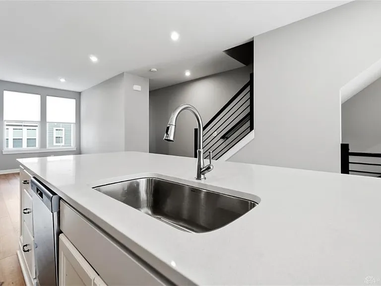 7241 Otley Dr — Photo 26