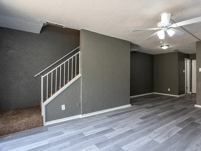 Garland Oaks Apartments — Photo 15