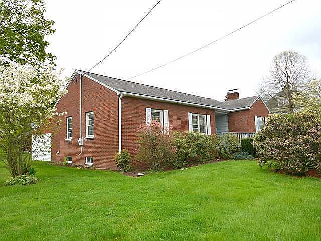 1st image of 906 Conewango Ave