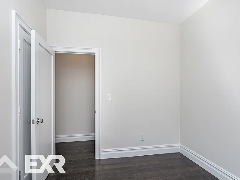 526 W 111th St #5E — Photo 14