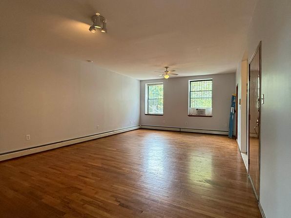 350 Van Brunt St