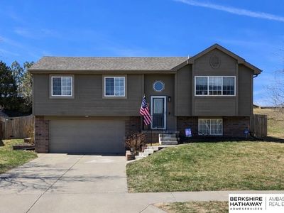 504 Charleston Dr, Papillion, NE, 68133