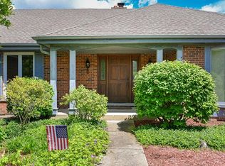 1S041 Cantigny Dr, Winfield, IL 60190