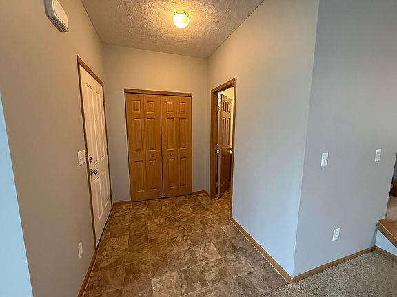 3rd image of 731 Swanson St