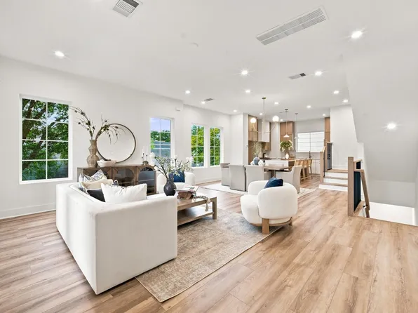 1109 E 24th St, Houston, TX 77009