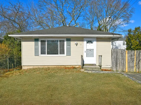 69 Pinewood Drive, Shirley, NY 11967