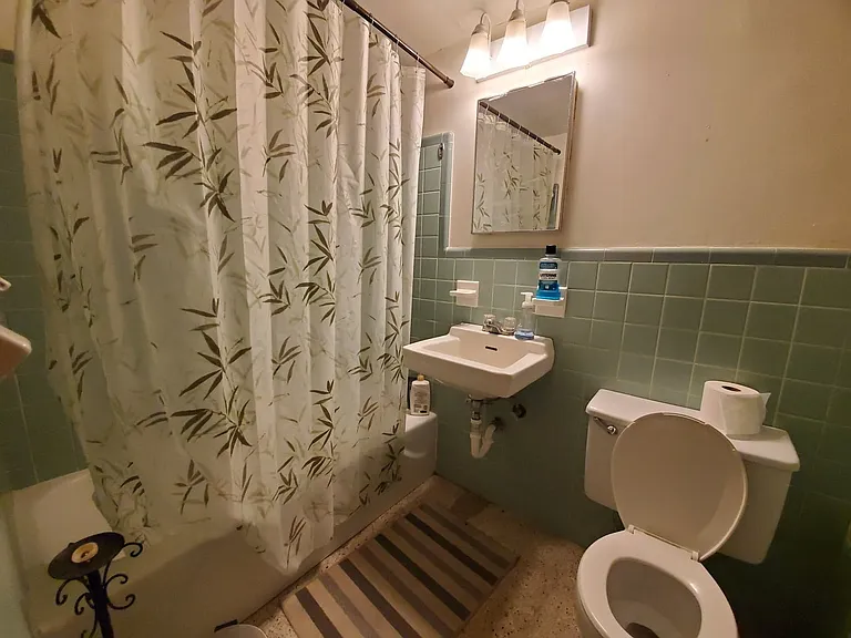 2901 NW 14th St #3 — Photo 3