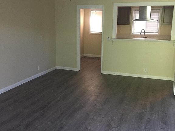 5th image of 876 Carillo Dr