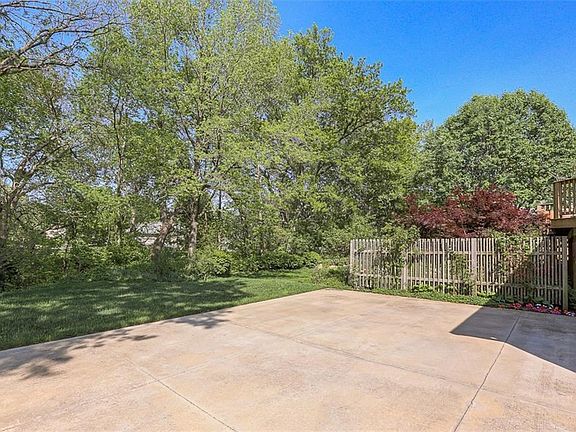 4th image of 2901 S Trenchard Dr