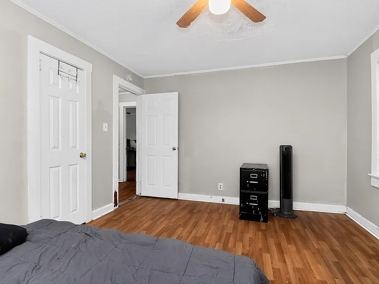 340 Clay St — Photo 8