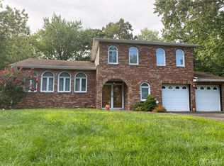8 Devon Rd, Edison, NJ 08820