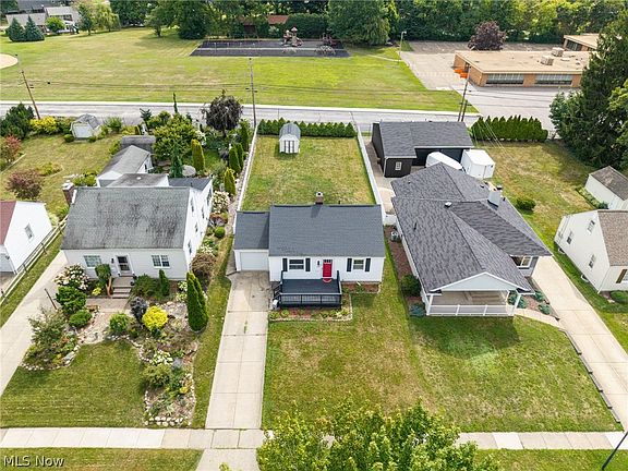 3rd image of 147 Overlook Ave