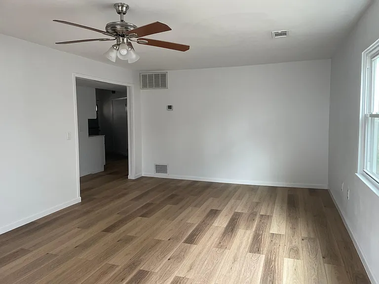 118 Exeter St #1 — Photo 4
