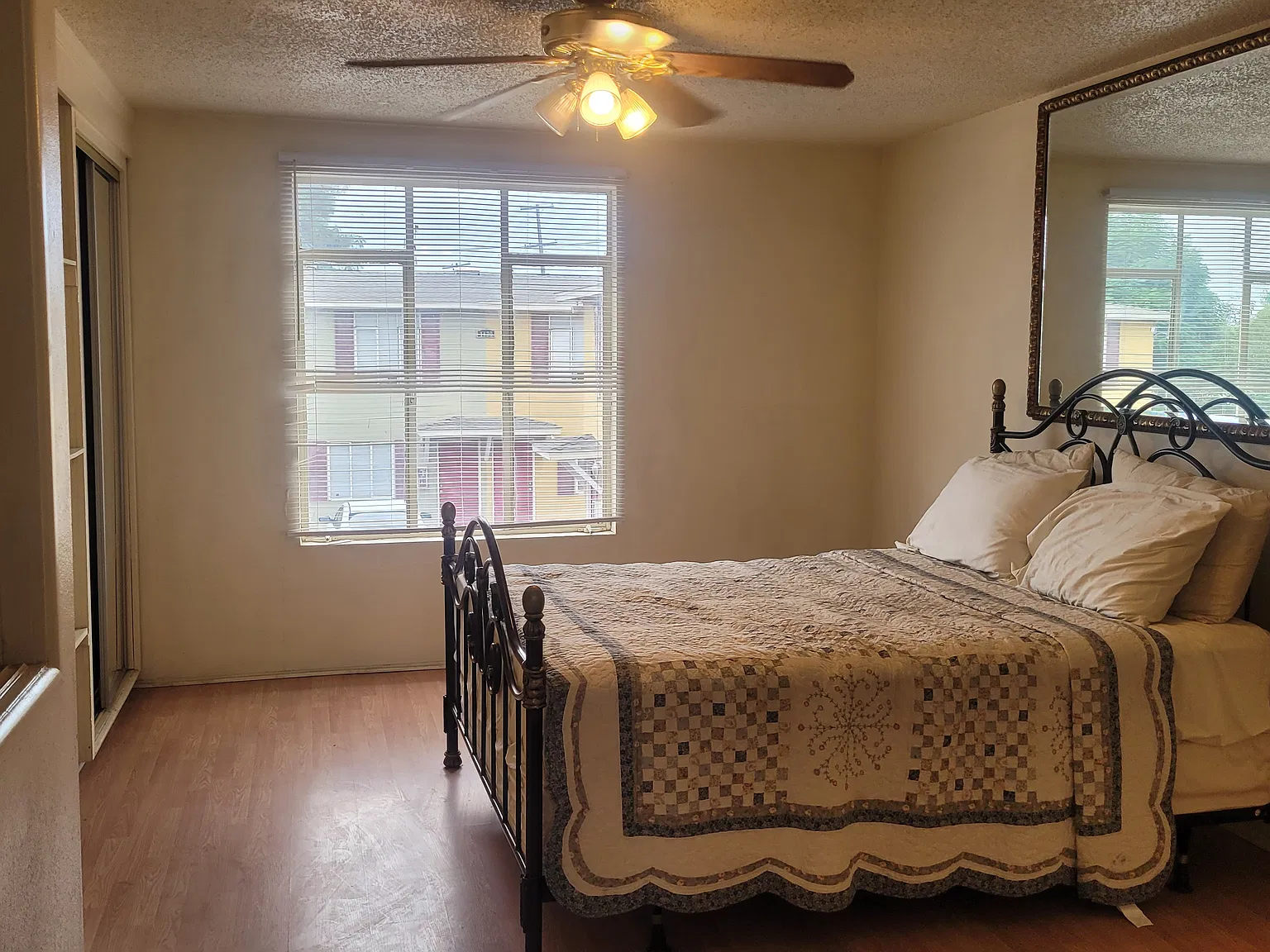 1 bed, 800 sqft, $995 — Photo 4