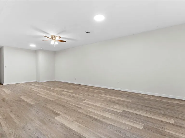 1102 Apache Dr — Photo 17