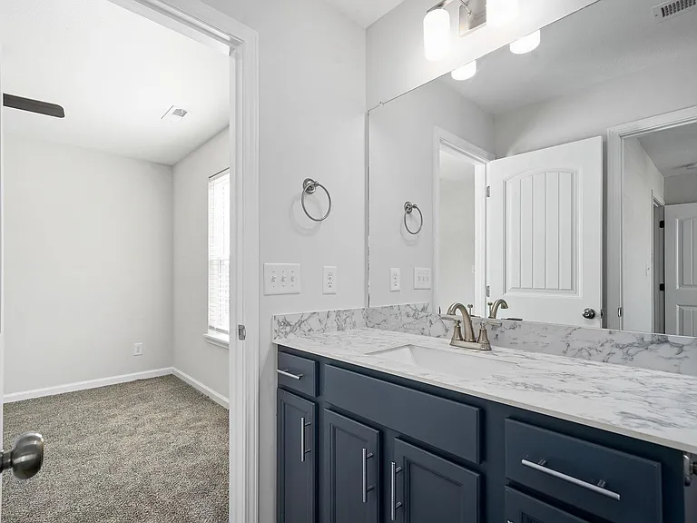 401 Victory Rd — Photo 26