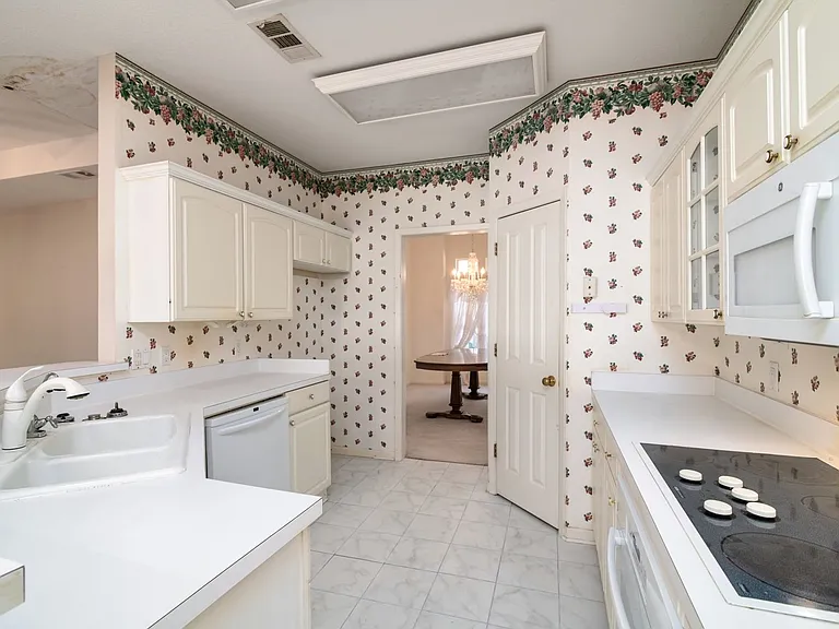 4525 Teasley Ln — Photo 22