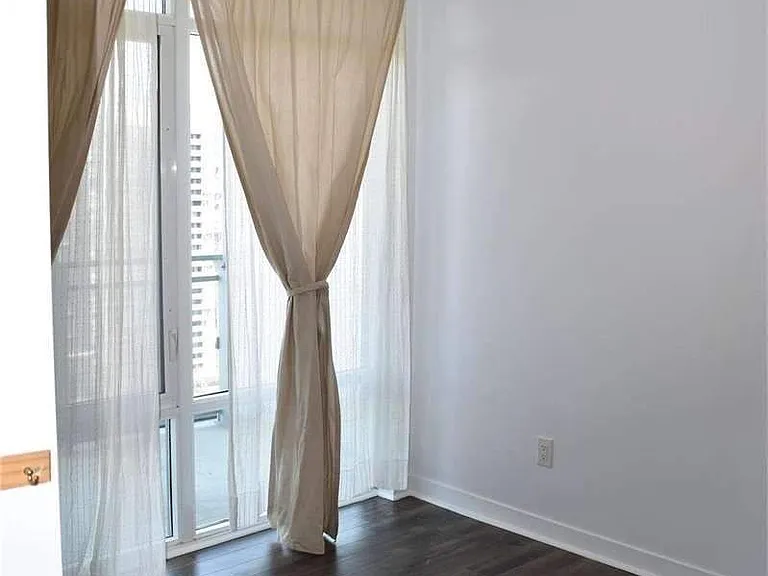 365 SW Prince Of Wales Dr #1705 — Photo 9