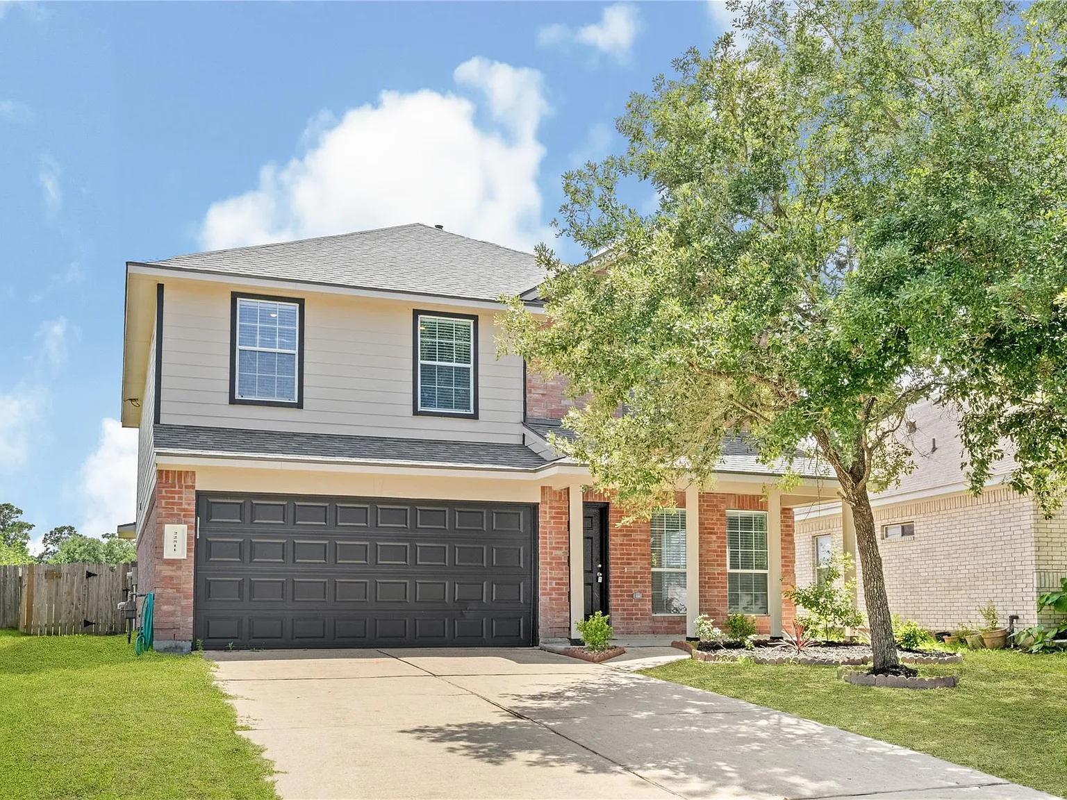 4 bed, 2.5 bath, 2556 sqft, $2,695 — Photo 2