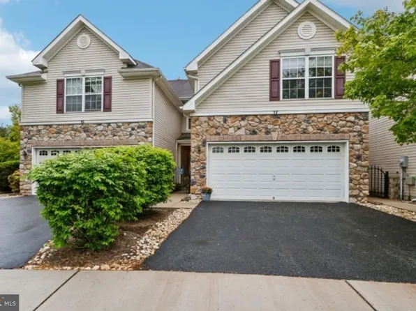 17 Miller Cir, Pennington, NJ 08534