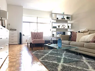 Rented by Bouklis Group