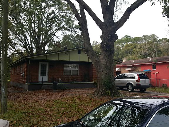 2nd image of 2750 Darrow St