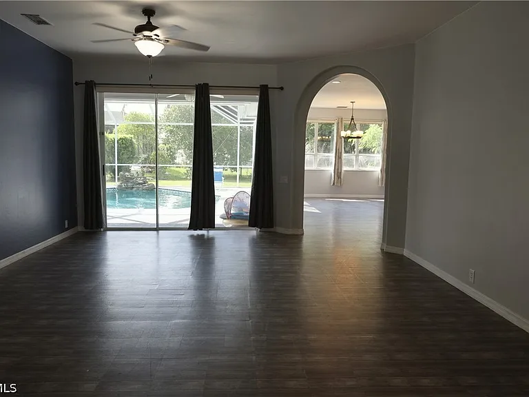 563 Chamonix Ave S — Photo 13