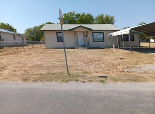401 S 1st St, Cache, OK 73527