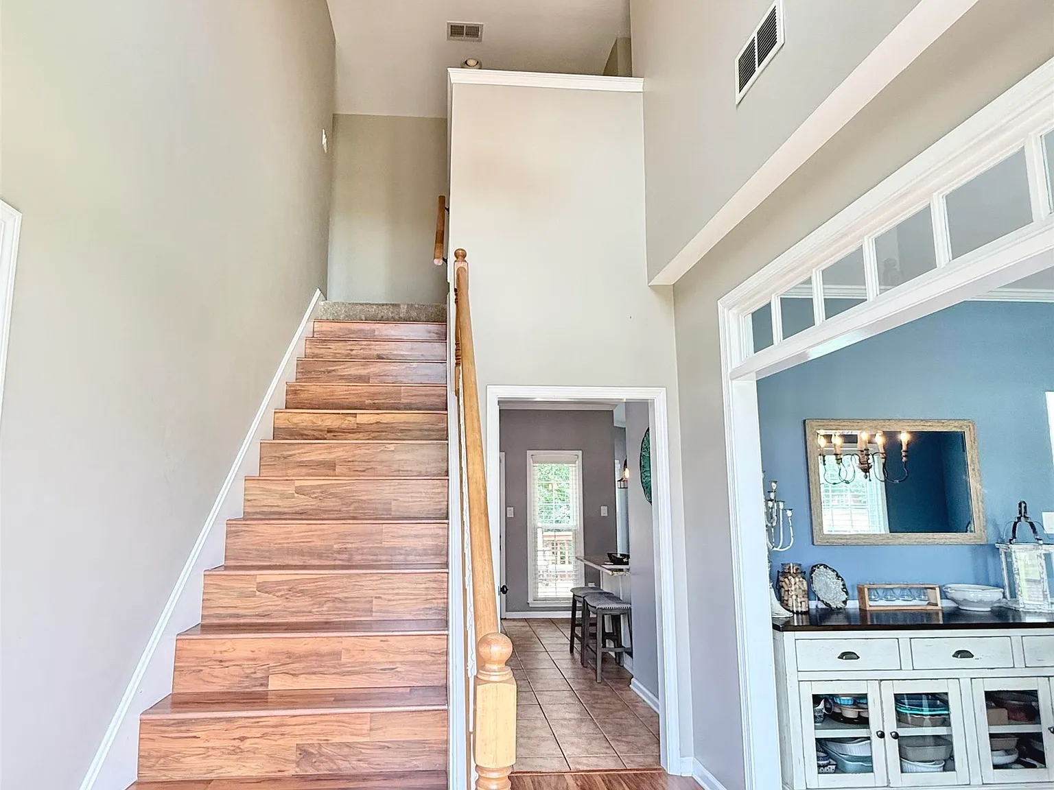 4 bed, 2.5 bath, 2433 sqft, $2,745 — Photo 2