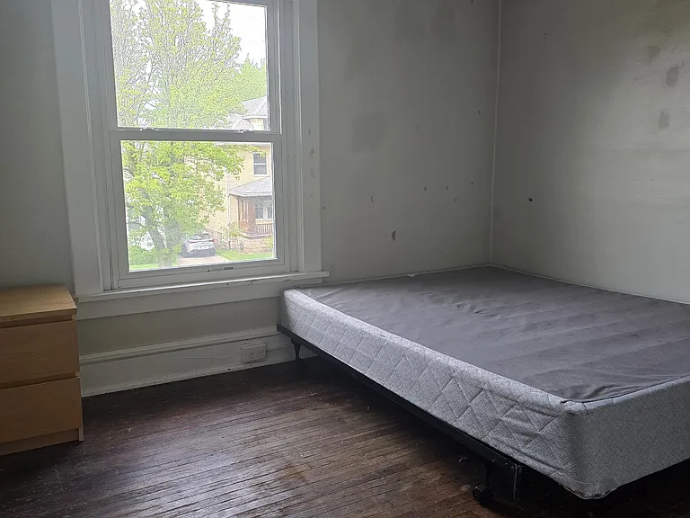 142 Englewood Ave — Photo 9