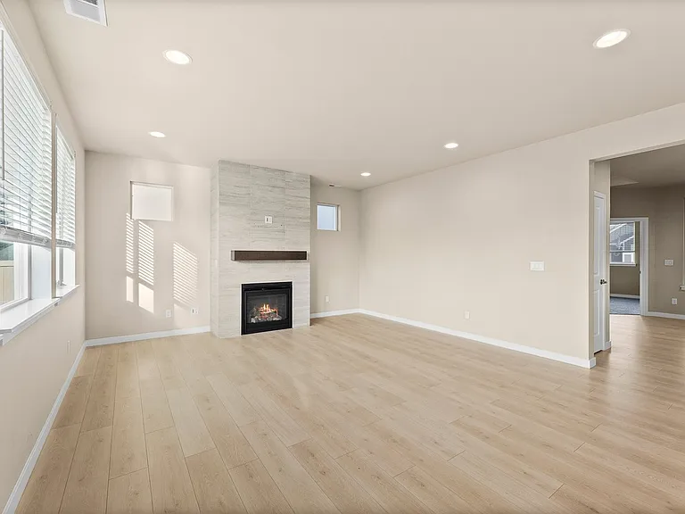 16212 8th Ave E — Photo 14