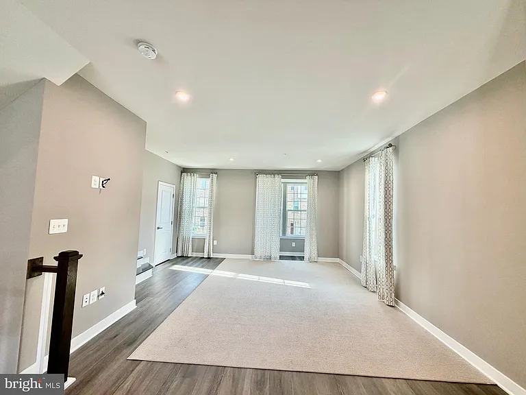 149 Lawndale Dr — Photo 24