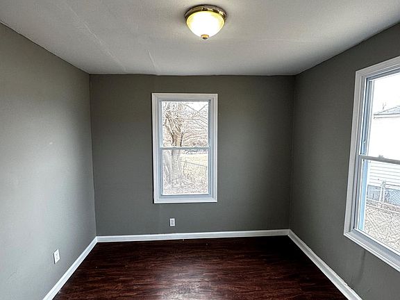 5th image of 6013 Eaton Dr