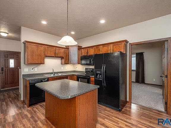 3rd image of 408 Macey Ave Unit B