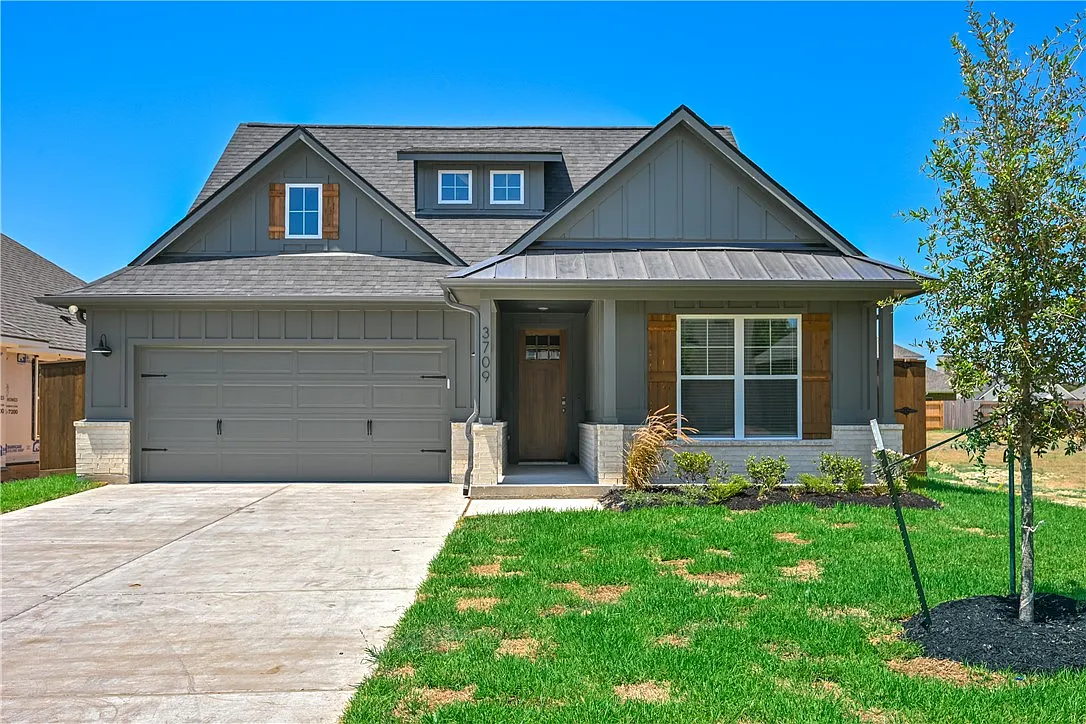 4 bed, 1973 sqft, $3,000 — Photo 1