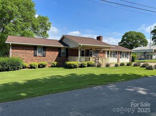 604 W Lime St, Blacksburg, SC 29702