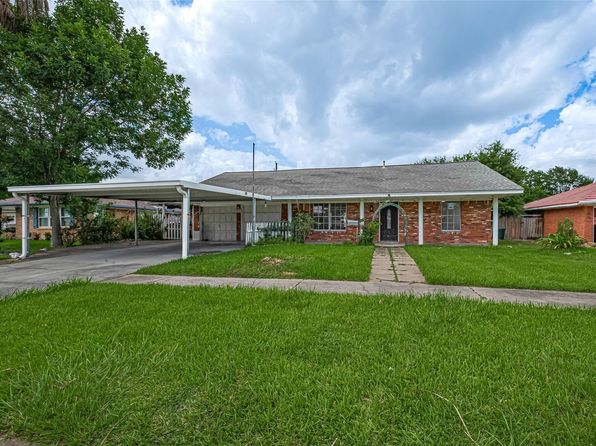 2307 E Martha Ln