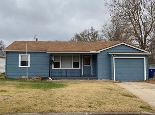 1707 E 11th St, Newton, KS 67114