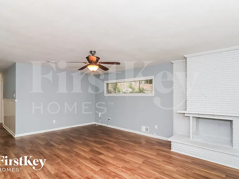 3453 Woods Dr — Photo 9