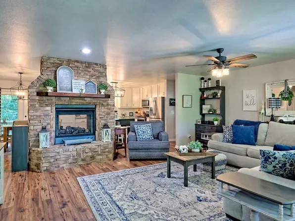 5221 Pine Crest Rd, Young Harris, GA 30582