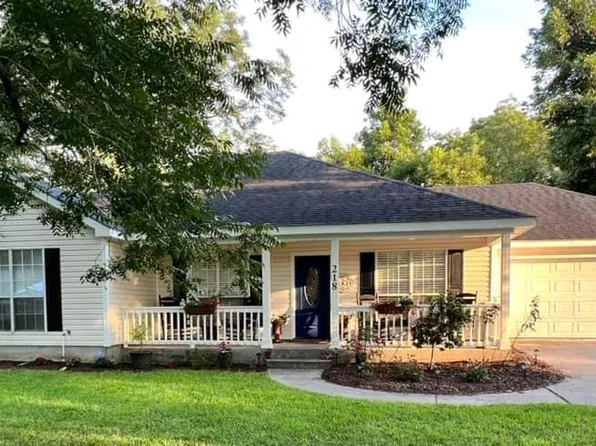 218 Beaver St, Ray City, GA 31645