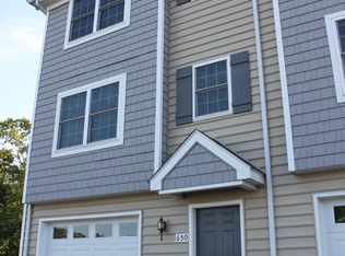 650 Kentwell Dr, York, PA 17406