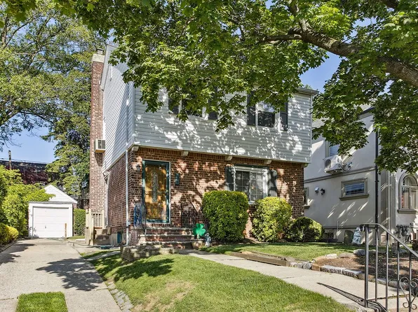 7559 178th St, Fresh Meadows, NY 11366