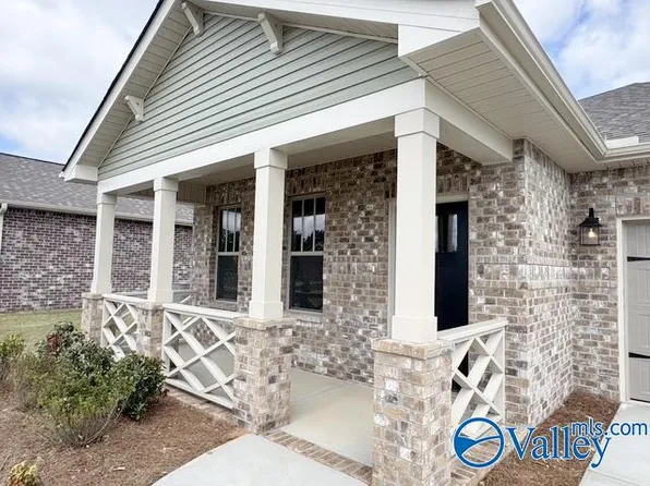 1020 Maplehurst St, Decatur, AL 35603
