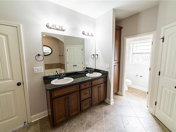 3rd image of 85 Lee Road 2203