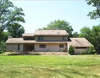 6N070 Wheaton Rd photo 1