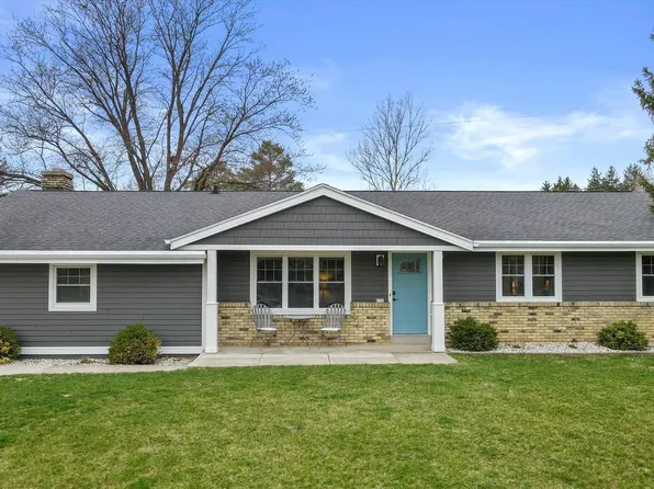 658 Rivermoor DRIVE, Waterford, WI 53185